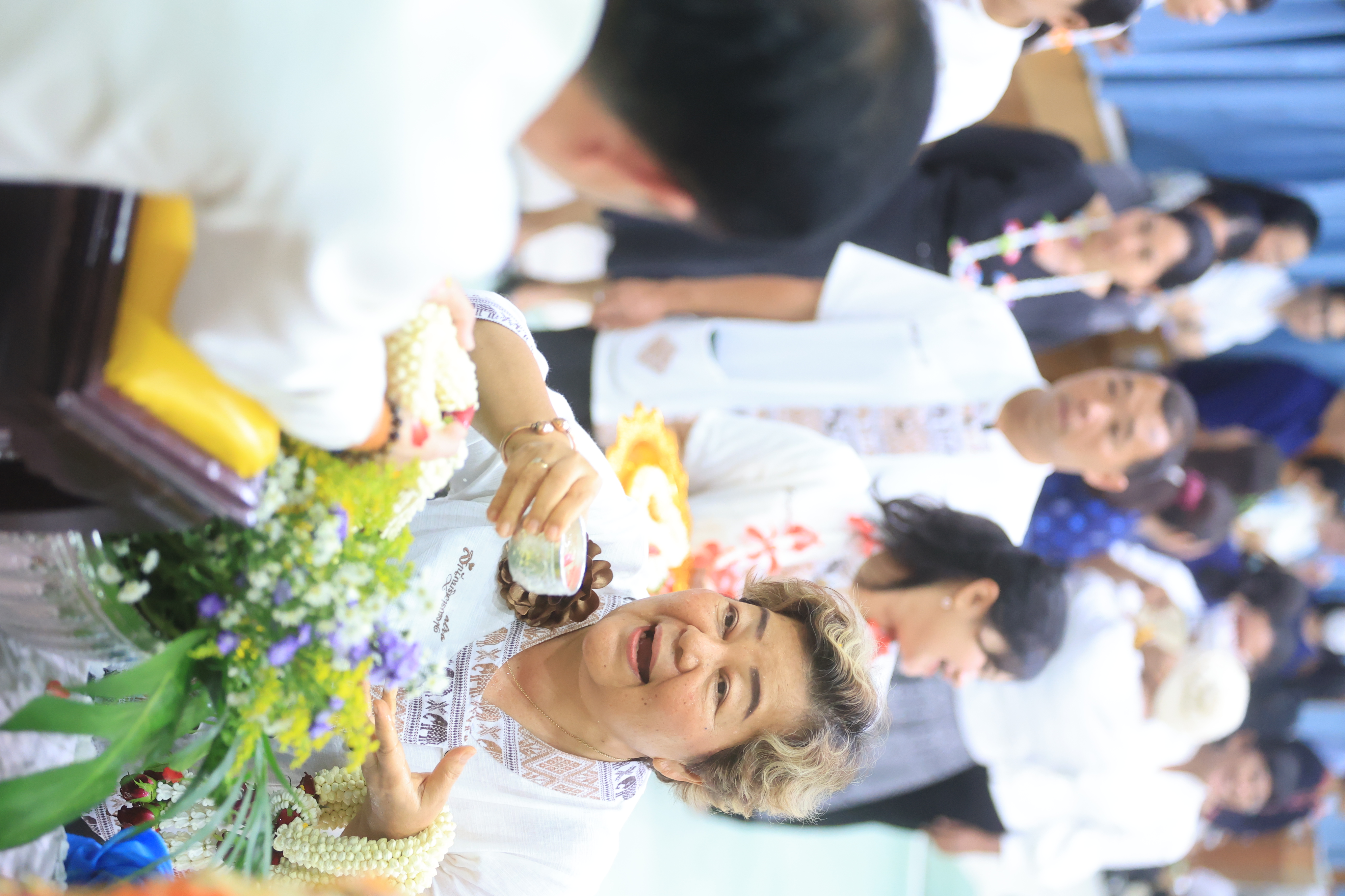 title - ชุ่มฉ่ำ! ชาว ส.ป.ก. ร่วมสรงน้ำพระพุทธรูป และรดน้ำขอพรผู้บริหาร เนื่องในประเพณีวันสงกรานต์ ประจำปี 2569 บรรยากาศเต็มไปด้วยความชื่นมื่นชุ่มฉ่ำ
